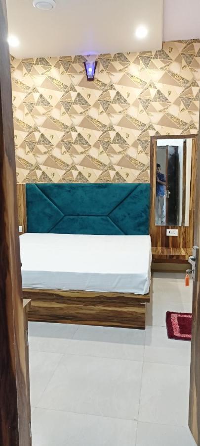 Hotel Keshavam Inn Mathura Exterior foto