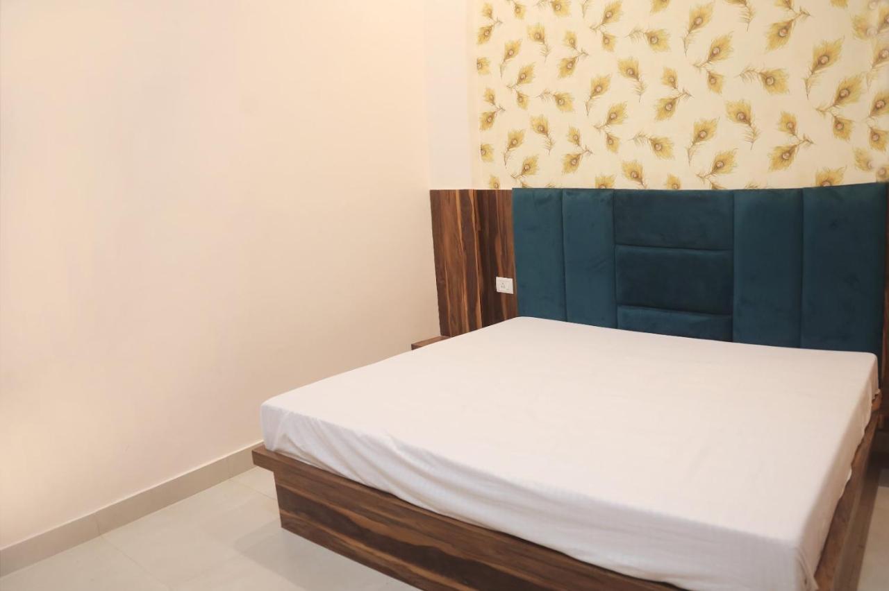 Hotel Keshavam Inn Mathura Exterior foto